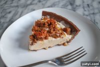 Decadent Caramel Ice Cream Pie Recipe for Summer Dessert