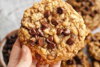 Chewy Brown-Butter Oatmeal Cookies with Chocolate Chips