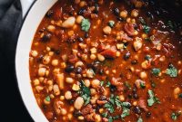 Hearty Vegetarian Bean Chili Recipe for Flavorful Weeknight Meals