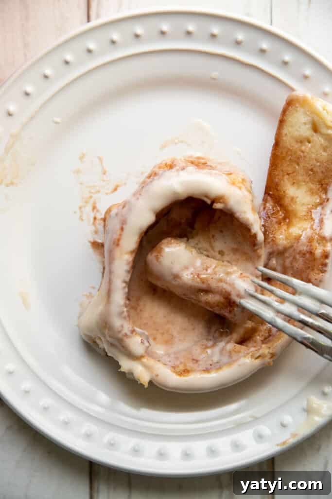 Maple Cream Cheese Cinnamon Rolls Recipe — Soft, Gooey & Irresistible 8 maple cream cheese cinnamon rolls