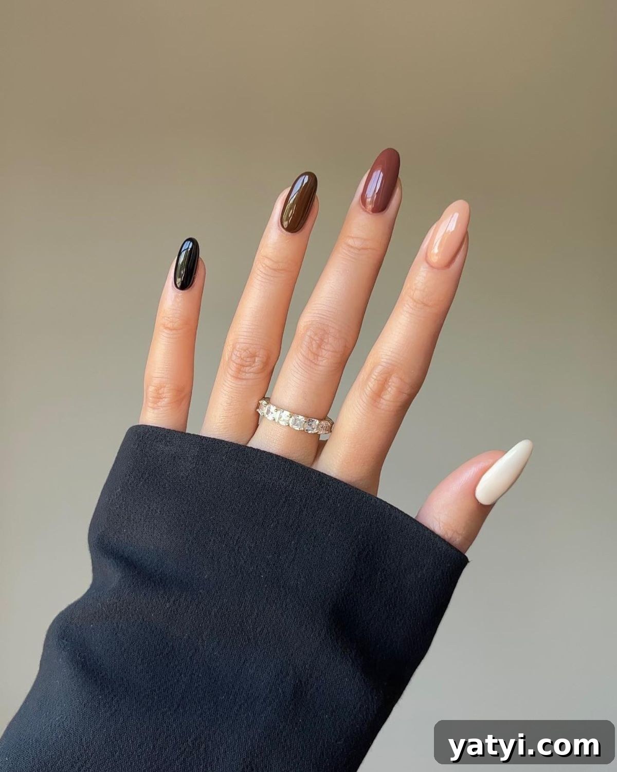 41 Chic Nude Nail Ideas You Can Create at Home 3 1. Neutral Nude Fall Tones