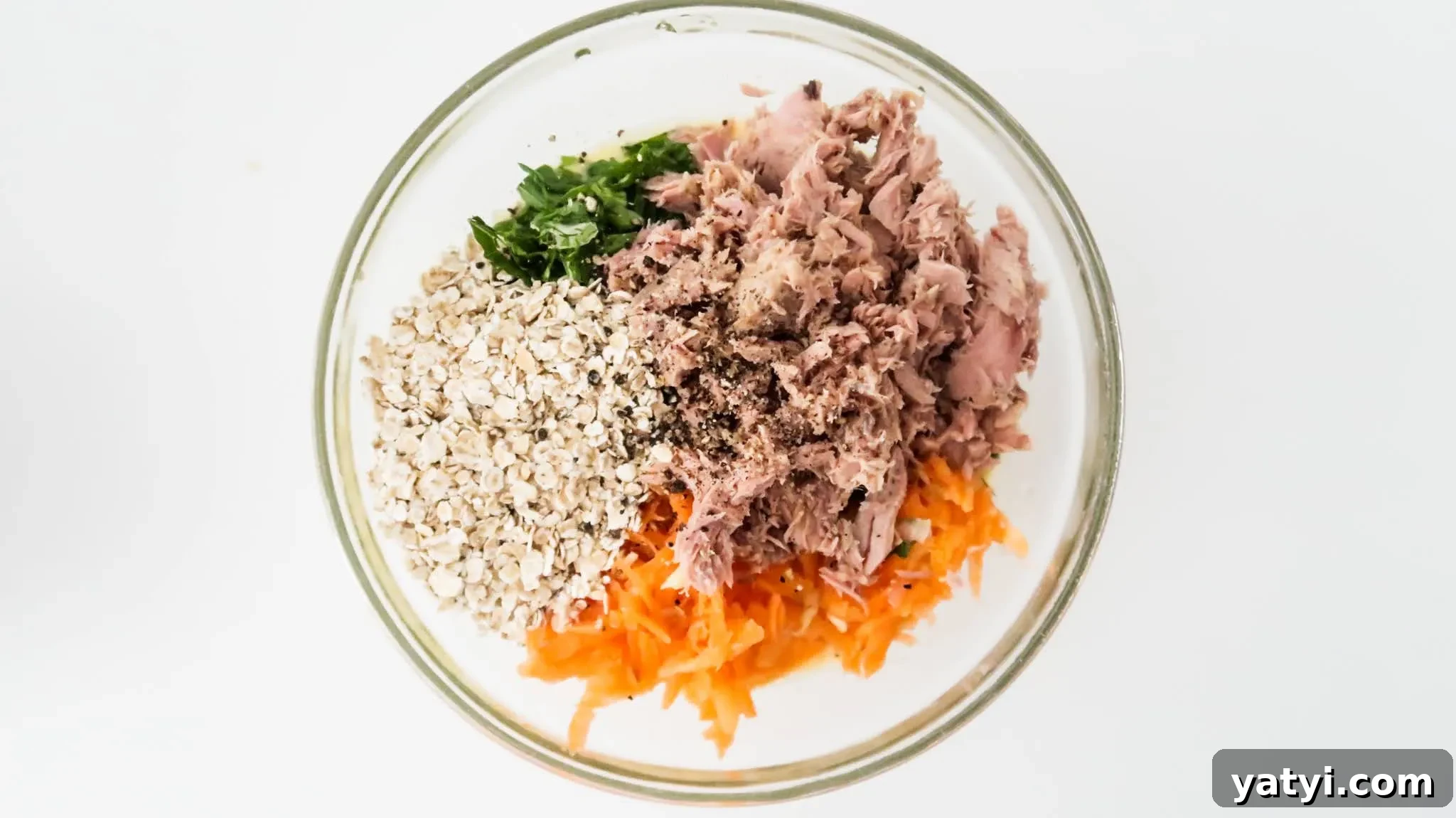 This crustless tuna breakfast quiche recipe is healthy, so easy to make and the perfect meal prep breakfast recipe. This quick and healthy savory breakfast idea is gluten free and also easily made low carb and dairy-free. Perfect easy canned tuna recipe and great for clean eating too!