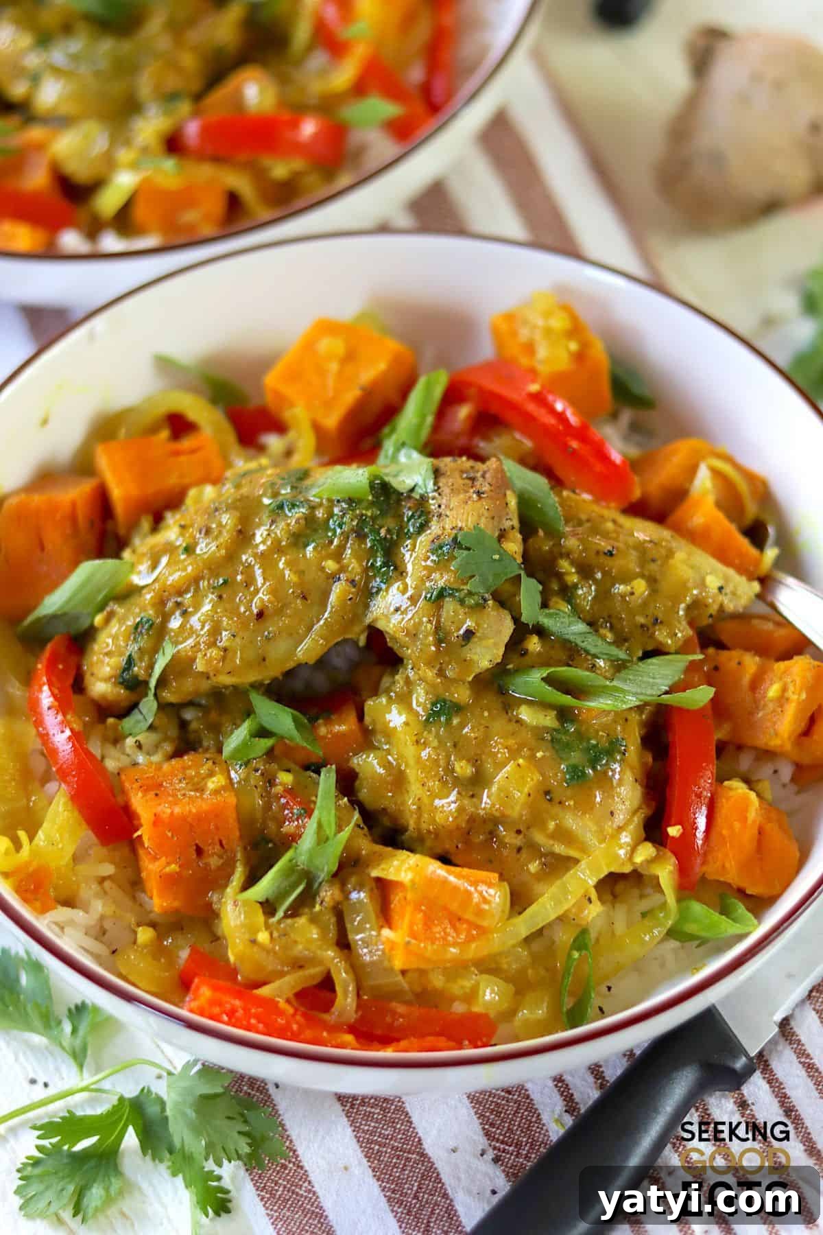 Low-Effort Crockpot Chicken Curry with Bold Flavor 2 A bowl of chicken crockpot curry.