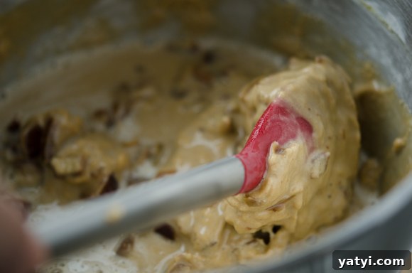 Sticky Date Pudding Cake Recipe with Toffee Sauce 11 tutorial-12