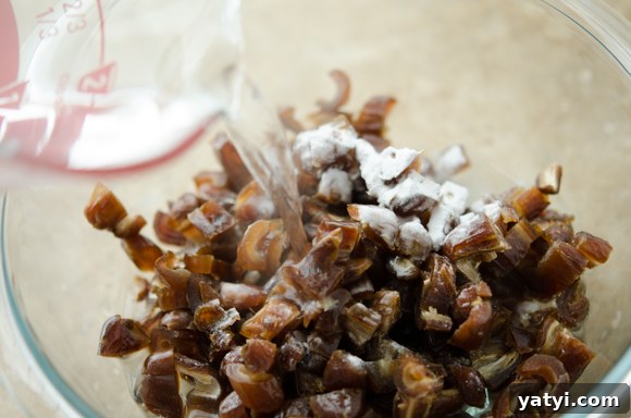 Sticky Date Pudding Cake Recipe with Toffee Sauce 5 tutorial-3